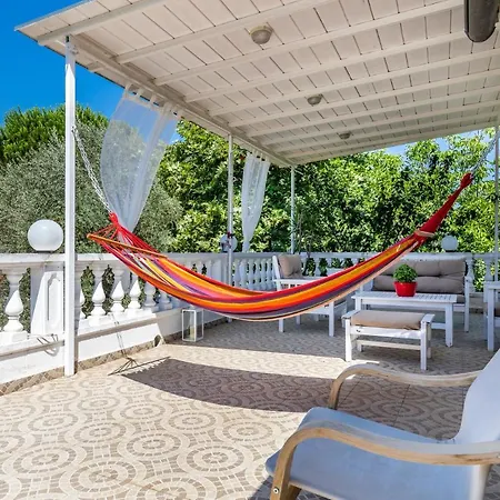 Apartment Konstantina Yard