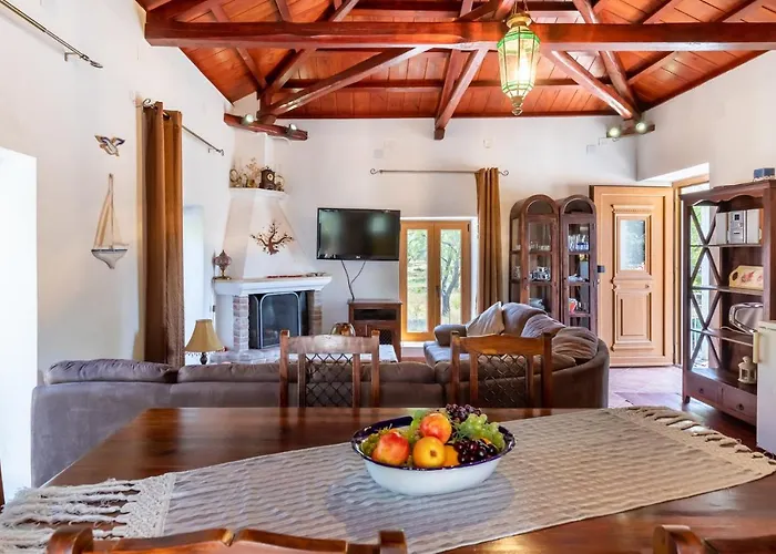 Konstantina Yard Apartment *